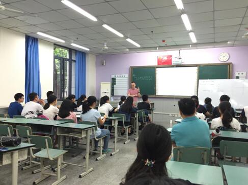 一堂全英文的物理课 你能听懂多少？