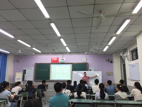 一堂全英文的物理课 你能听懂多少？