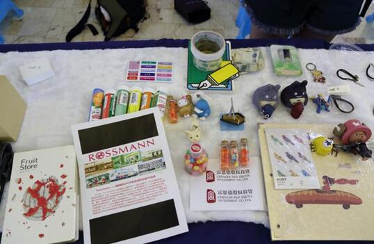 电视台报道，市民纷纷点赞，我校学子用行动证明“爱心无国界”——津巴布韦1250义卖活动纪实