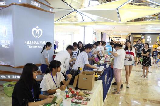 电视台报道，市民纷纷点赞，我校学子用行动证明“爱心无国界”——津巴布韦1250义卖活动纪实