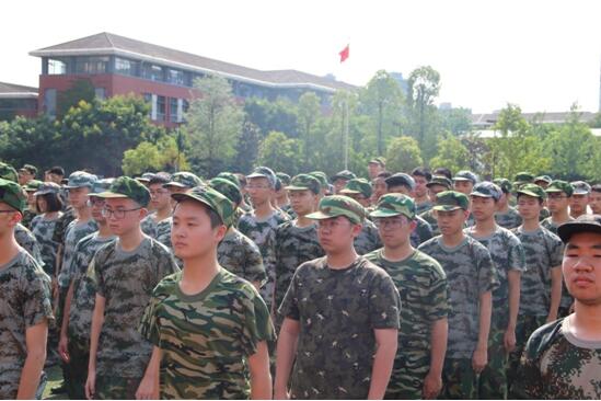 军训 一段多年后回忆起仍会带着微笑的青春时光！