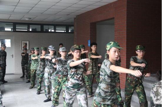 军训 一段多年后回忆起仍会带着微笑的青春时光！