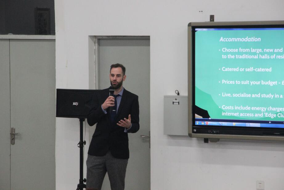 英国名校如何降服七中国高学子