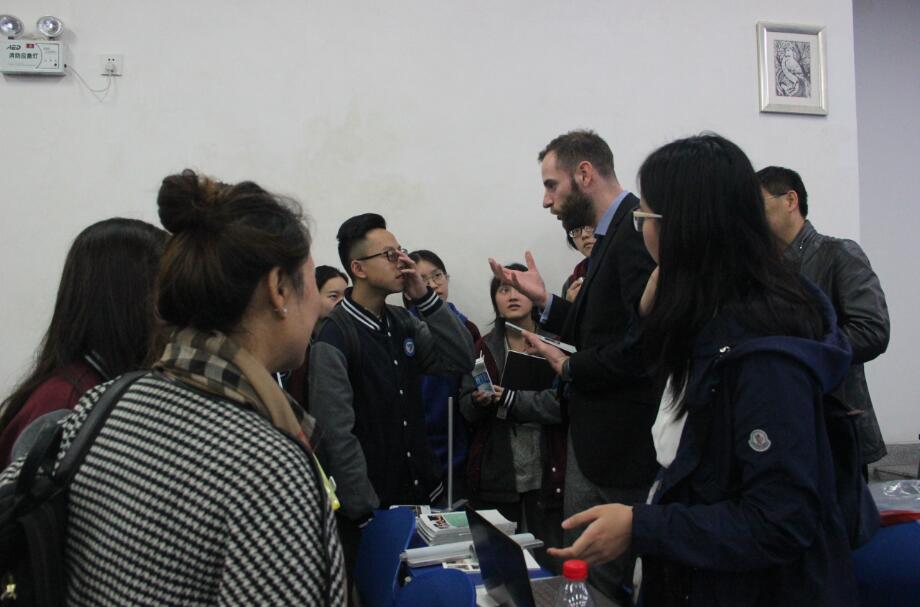 英国名校如何降服七中国高学子