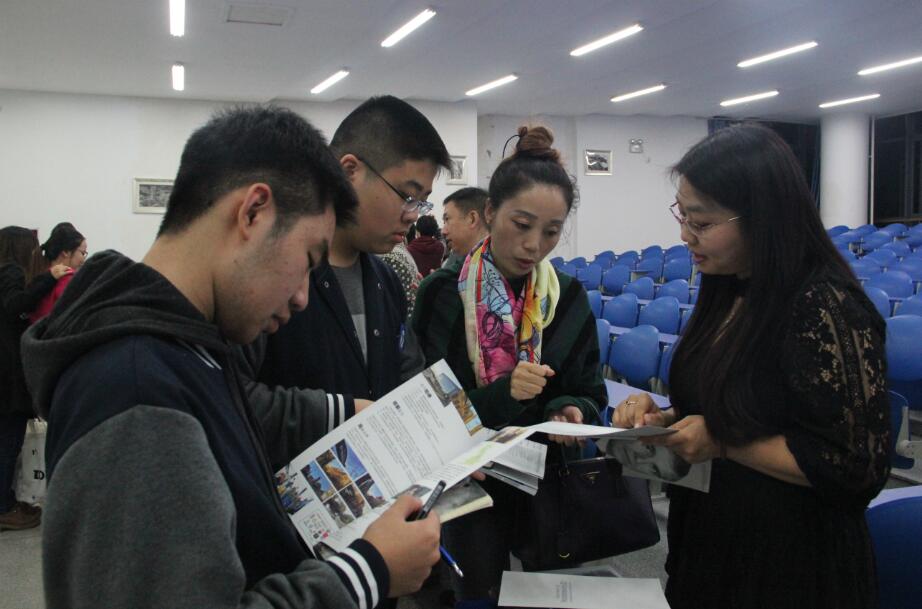 英国名校如何降服七中国高学子