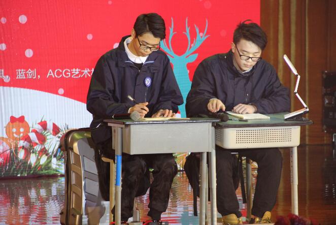 中西结合狂欢趴！国际部的圣诞晚会如此嗨！