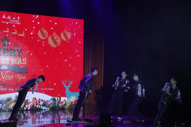 中西结合狂欢趴！国际部的圣诞晚会如此嗨！