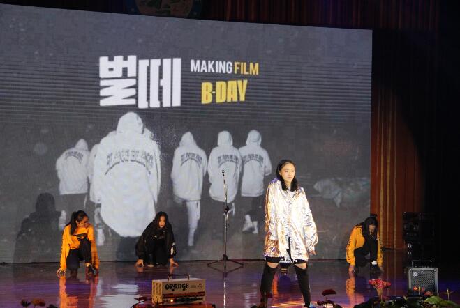 中西结合狂欢趴！国际部的圣诞晚会如此嗨！