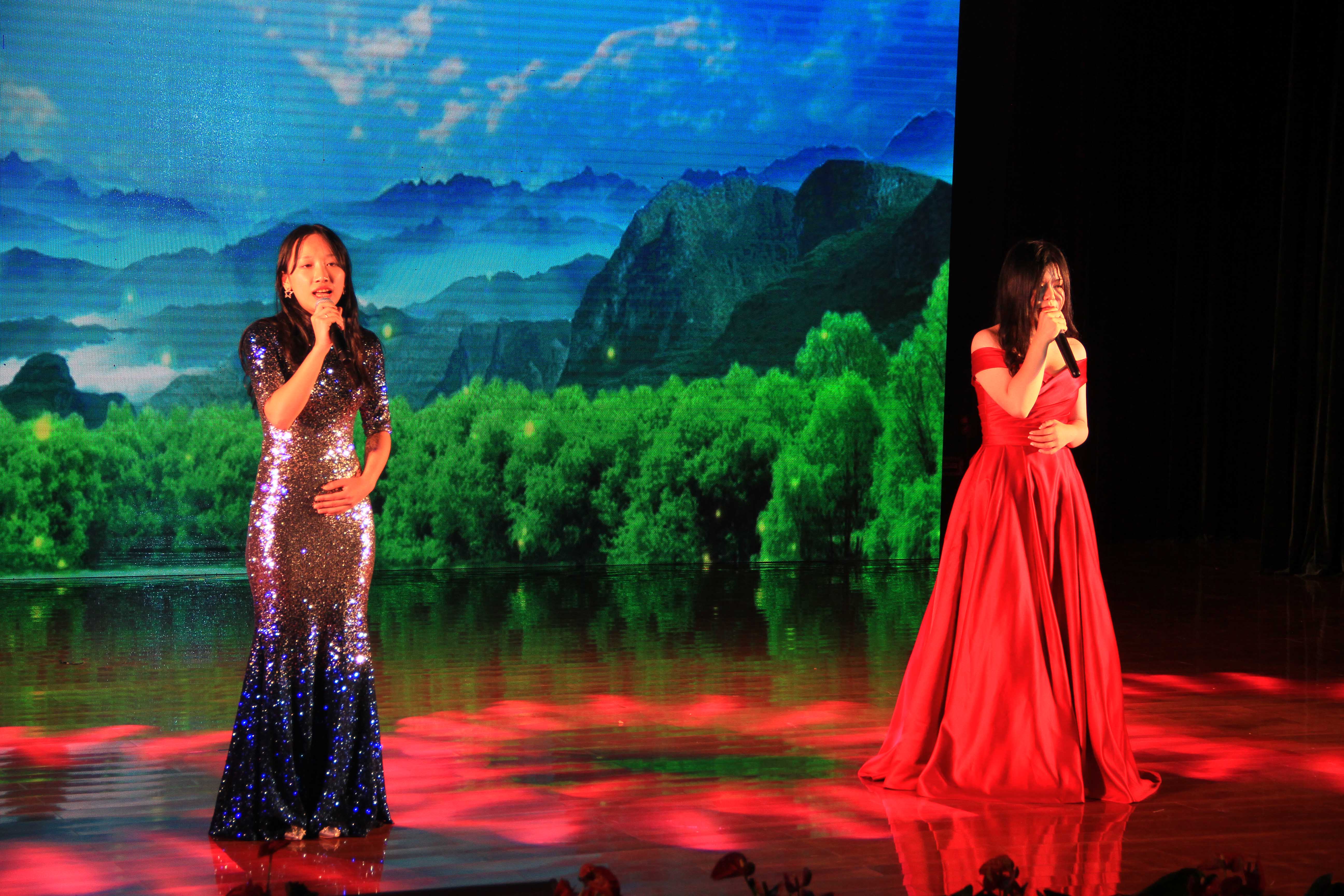 青春绽放，筑梦起航——成都七中国际部2018届毕业典礼圆满落幕！